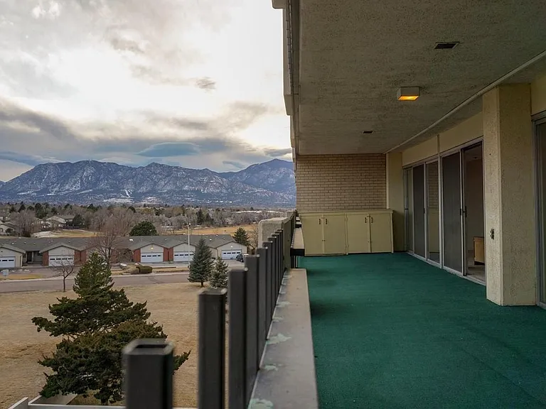 411 Lakewood Cir #C407 — Photo 2