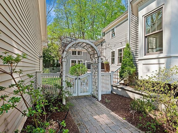 3rd image of 20 Maple St
