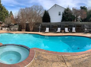 12629 Lamp Post Ln, Potomac, MD