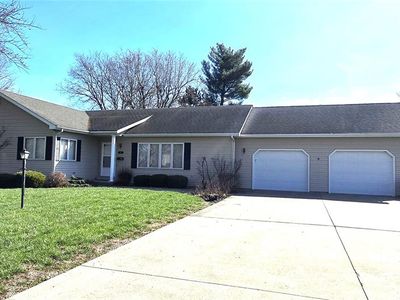 1 Westwood Dr, Hillsboro, IL, 62049