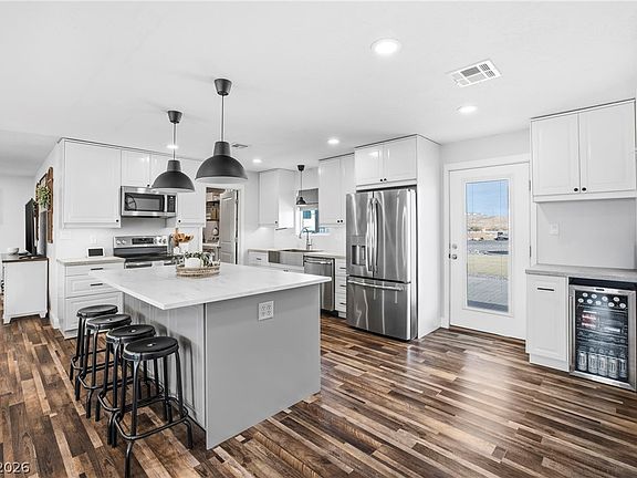 3rd image of 460 N Henrie Rd