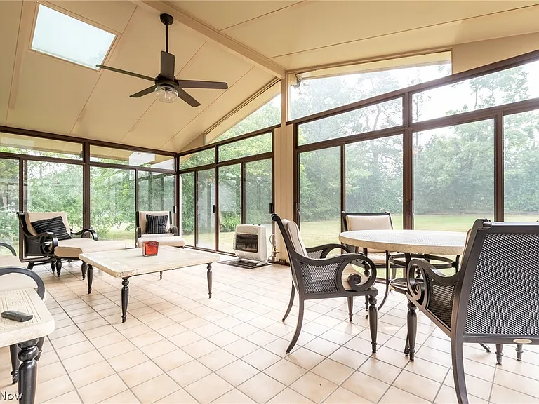 25150 Cardington Dr — Photo 20
