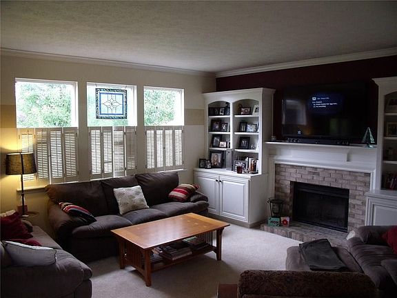 3rd image of 15462 Wildflower Ln