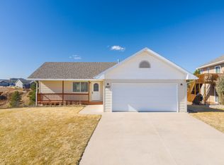 1443 Edinborough Dr, Rapid City, SD 57702