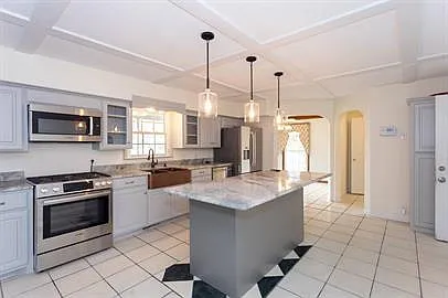 681 Marlborough Dr — Photo 10