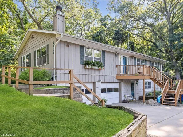 3323 Duneland Dr, Michigan City, IN 46360