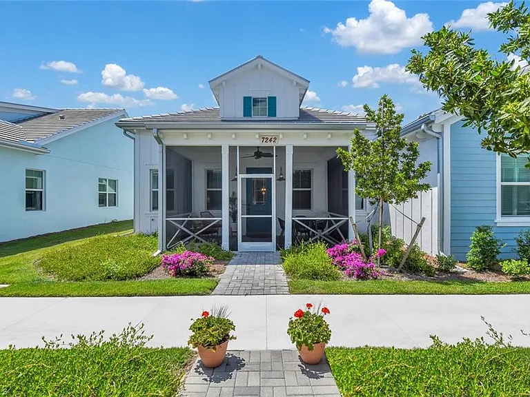 7242 Saona Ct — Photo 2