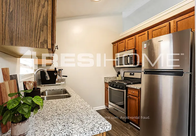 125 W Village Ct — Photo 4