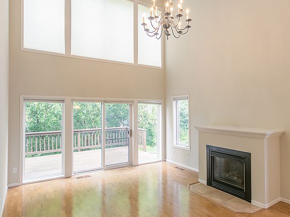 3rd image of 10043 Cove Dr