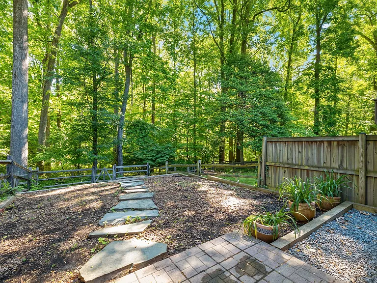 10841 Deborah Dr — Photo 25