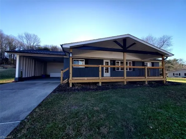 167 Draughn St, Mount Airy, NC 27030