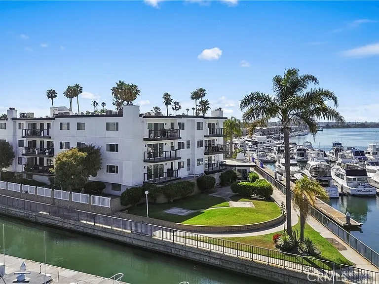 2872 Coast Cir #104 — Photo 3
