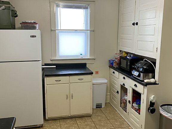 5th image of 444 Lake St