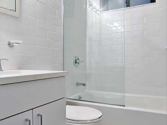 5th image of 400 E 89th St APT 9P