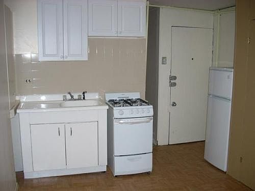 2nd image of 538 E 14th St APT 16