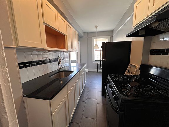 2nd image of 23-25 N Harrison St #307
