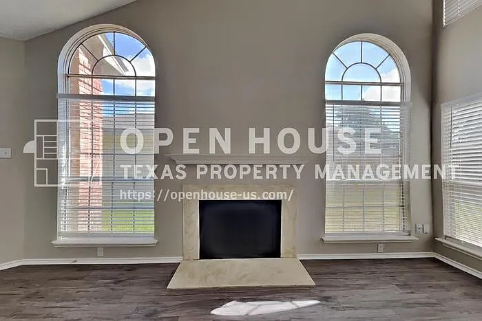 3 bed, 2.0 bath, 1472 sqft, $1,940 — Photo 4