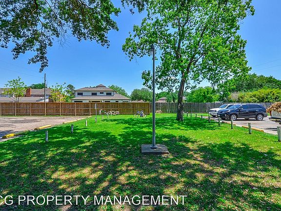 3rd image of 1518 East Ave #9051854