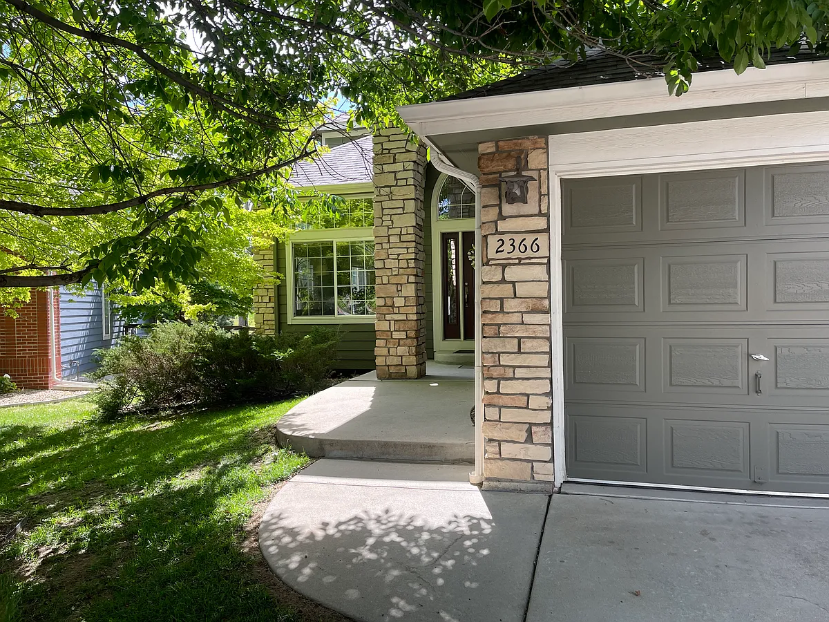 Building Photo - 2366 Sandpiper Dr