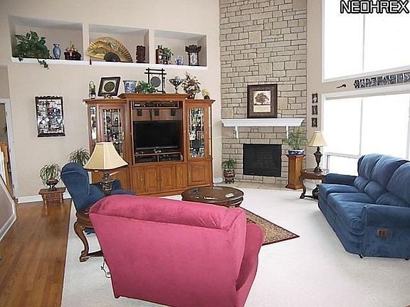 3rd image of 840 S Sussex Ct