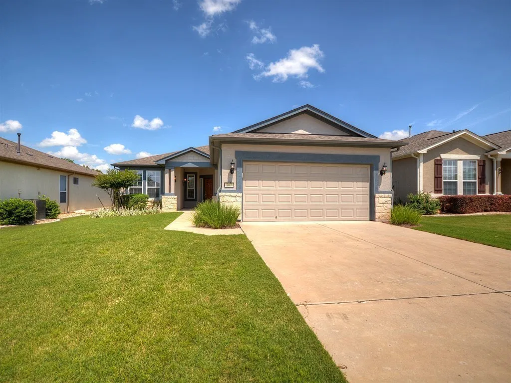 307 Cooper Lake - Unfurnished Sun City Rental Home Available 10/26/2026! — Photo 2
