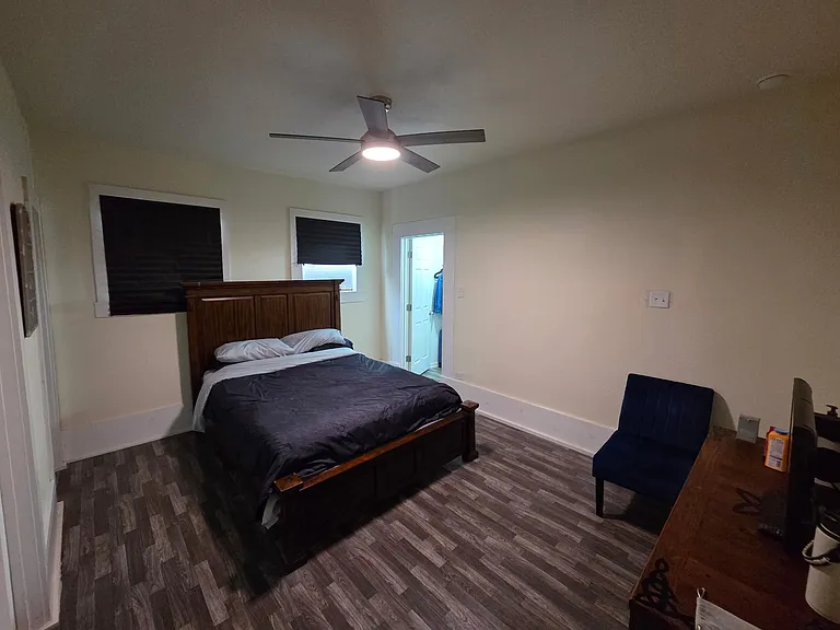 802 E Crawford St — Photo 11