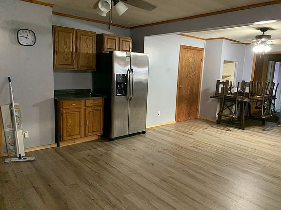 5th image of 931 E James St