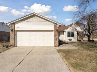 3587 Hamlet Dr, Sterling Heights, MI 48310