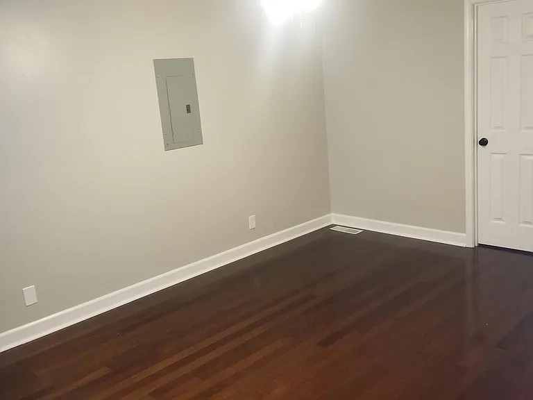 952 Van Buren Ave — Photo 18