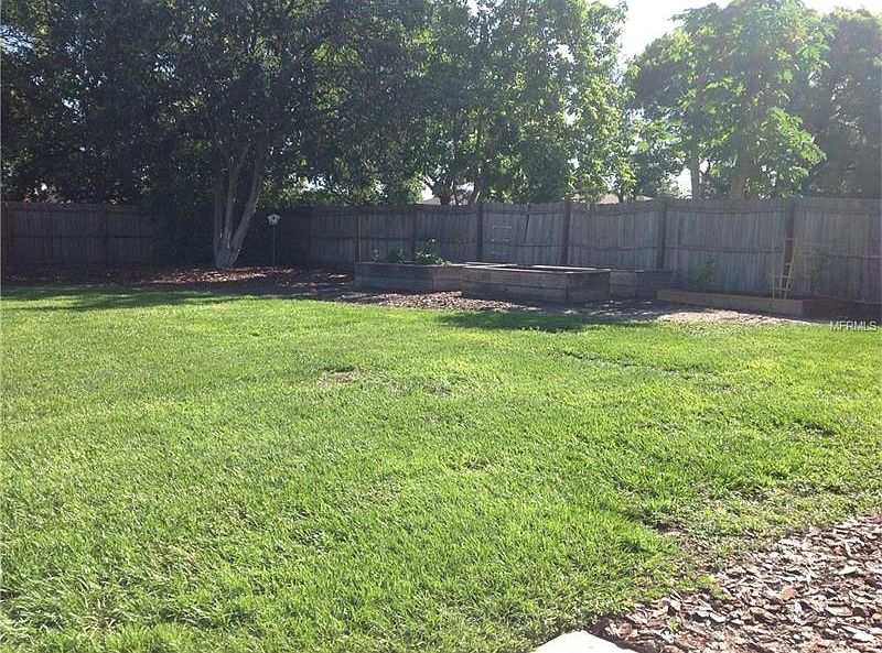 2nd image of 912 Julie Ln