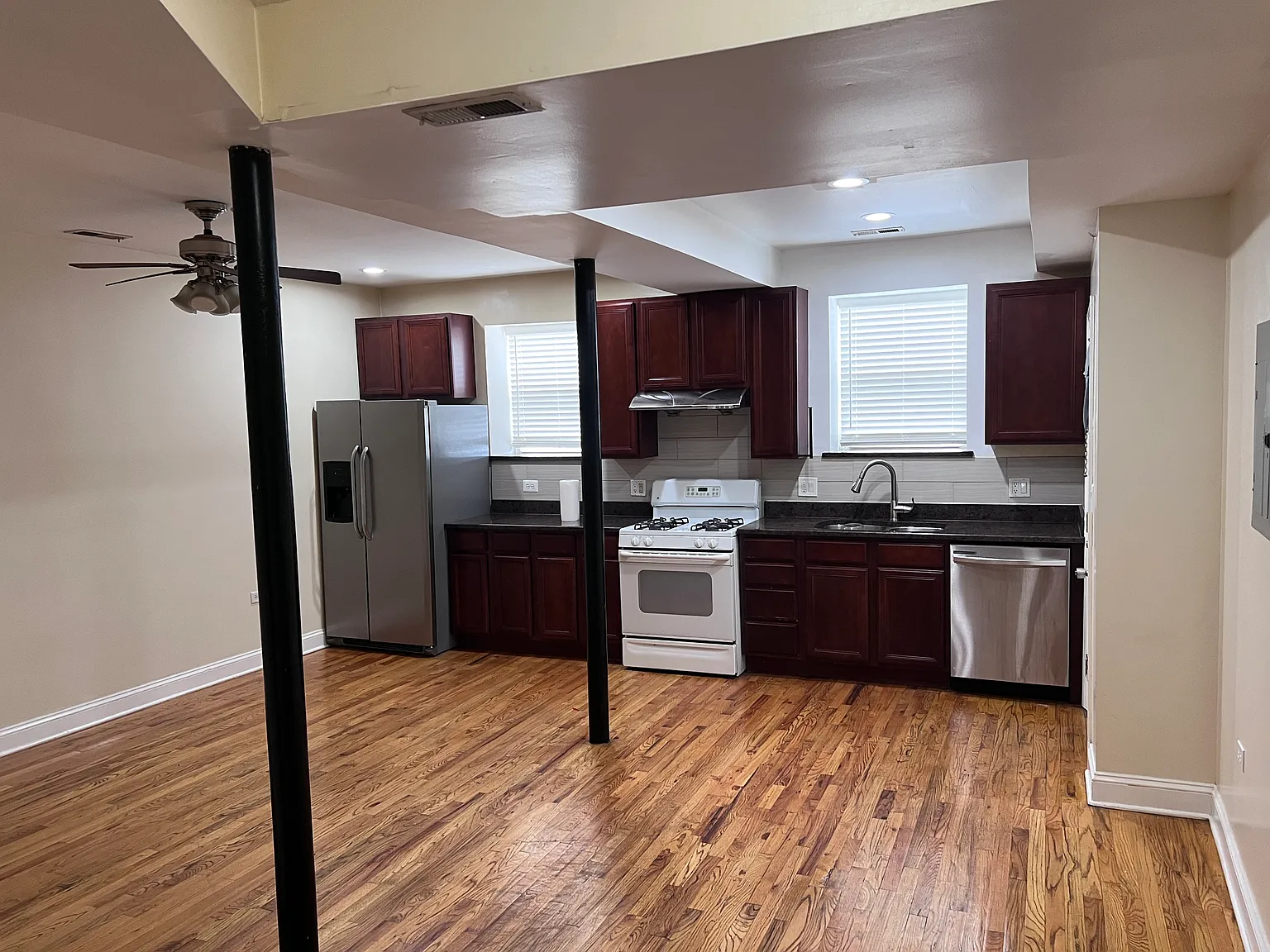 1 bed, 800 sqft, $1,400 — Photo 3