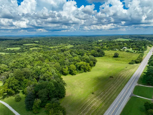 1881 New Lewisburg Hwy, Columbia, TN 38401