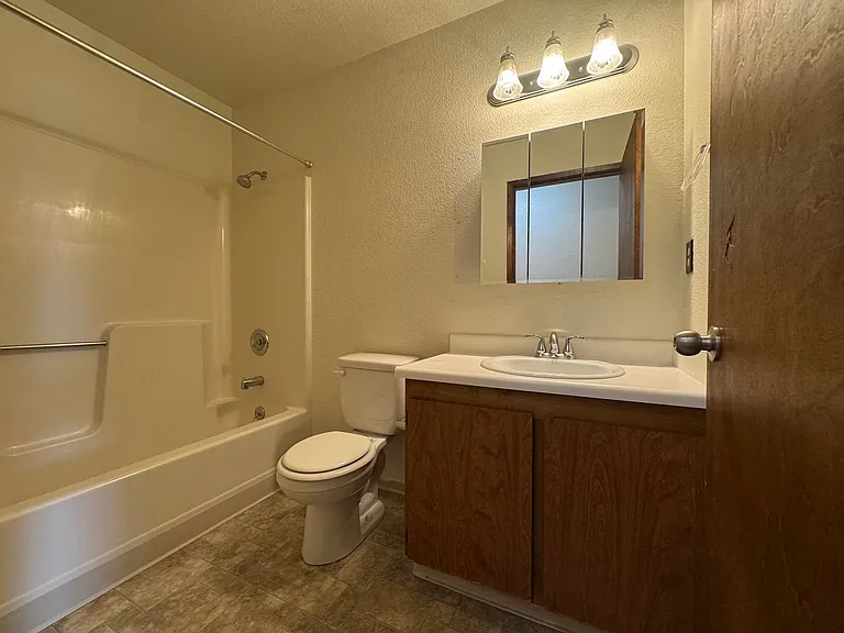 4139 D St — Photo 3