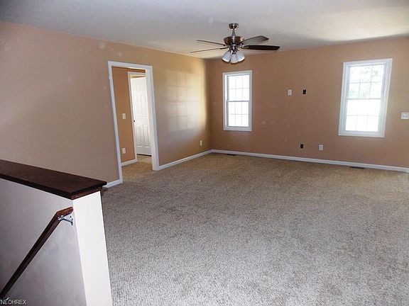 4th image of 6820 Maplebrook St NE