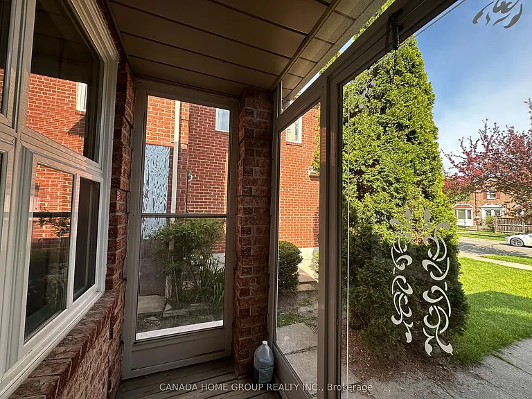 303 Riel Dr — Photo 4