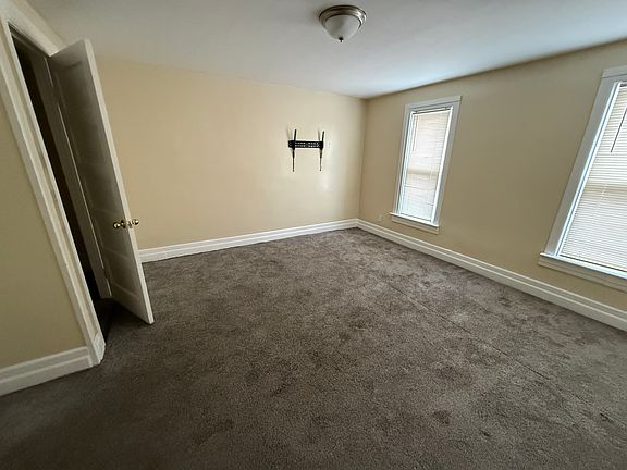 5th image of 601 Ferry Ave #17
