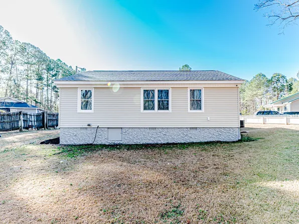 902 Cobb Ct, Sanford, NC 27330