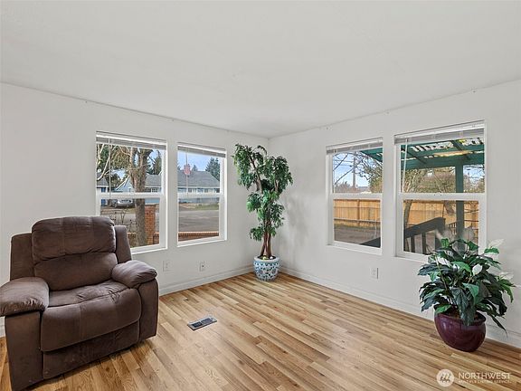5th image of 11040 14th Avenue SW