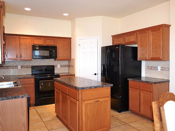 2nd image of 6400 Tierra Dr