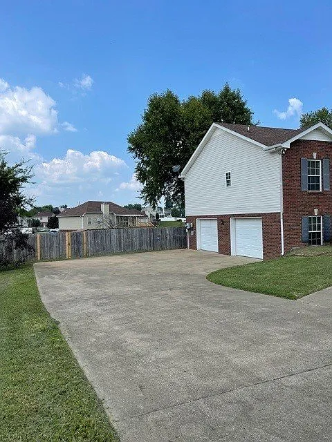 Building Photo - 2571 Emerald Ct