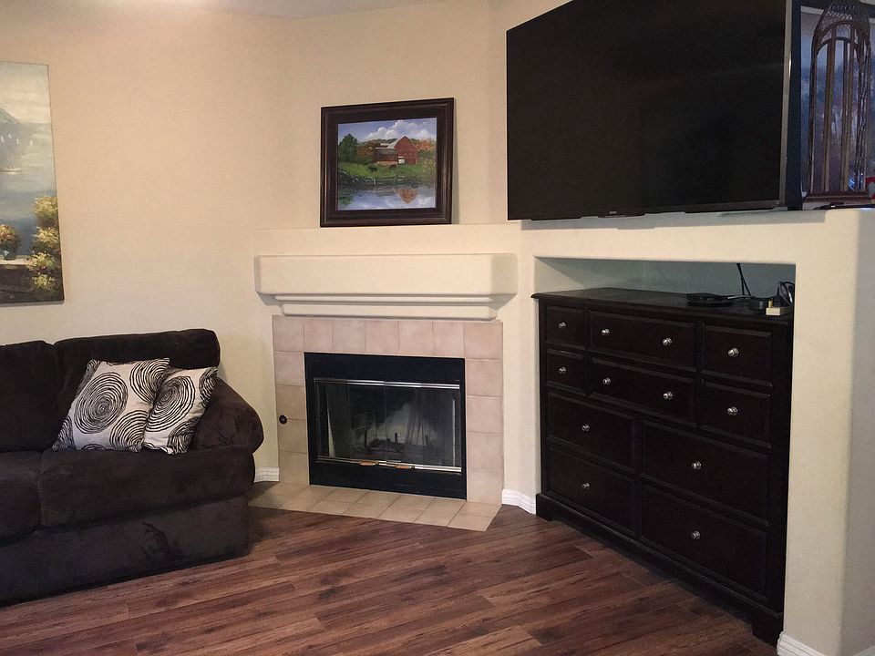 2nd image of 44604 Crestwood Cir