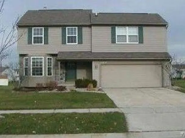 5418 Lockwood Dr, Waterford, MI 48329