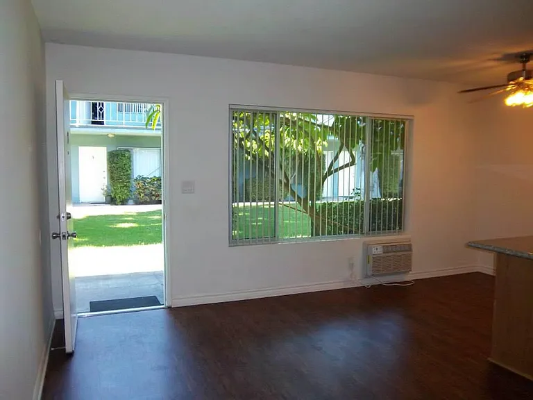 Chanteclair Apartments — Photo 5