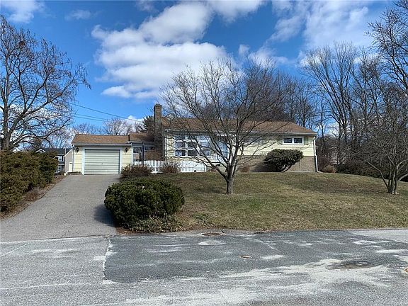 2nd image of 22 Linda Ln