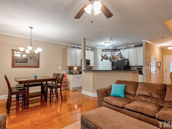 5th image of 37 Hill Shore Ln