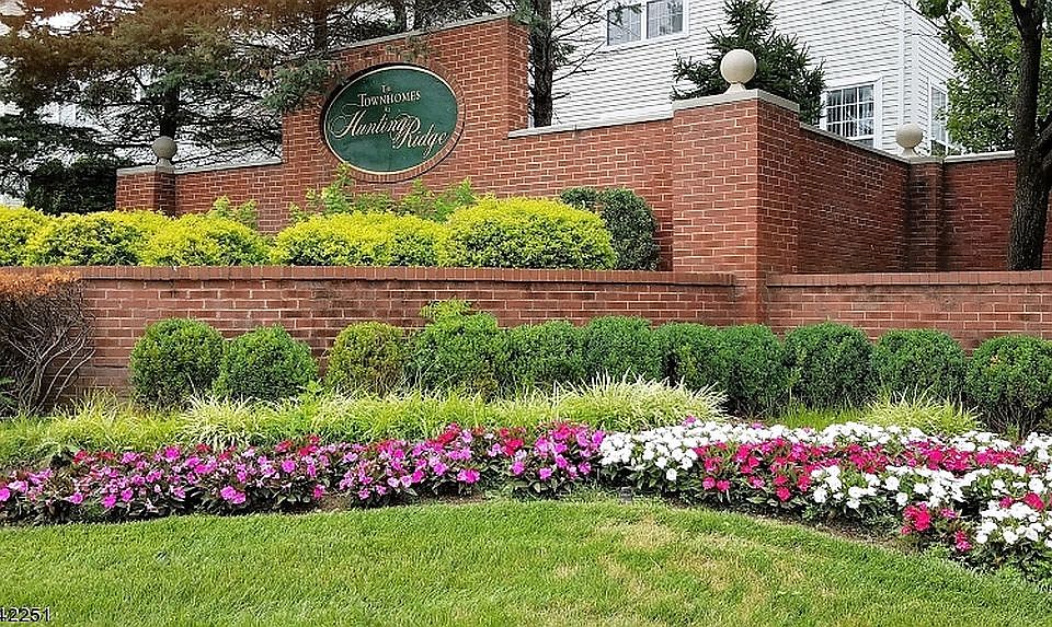 Hunting Ridge Main Entrance