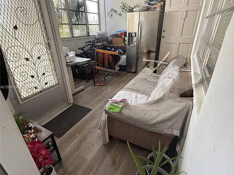 141 NE 10th Ave #17B — Photo 12