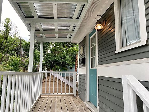 3rd image of 1209 Cortlandt St #1/2