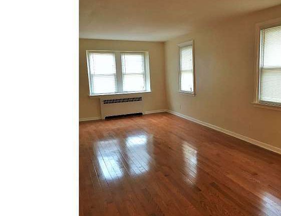 5th image of 6040 E Roosevelt Blvd
