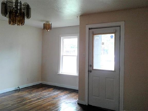 3rd image of 2808 Avenue K